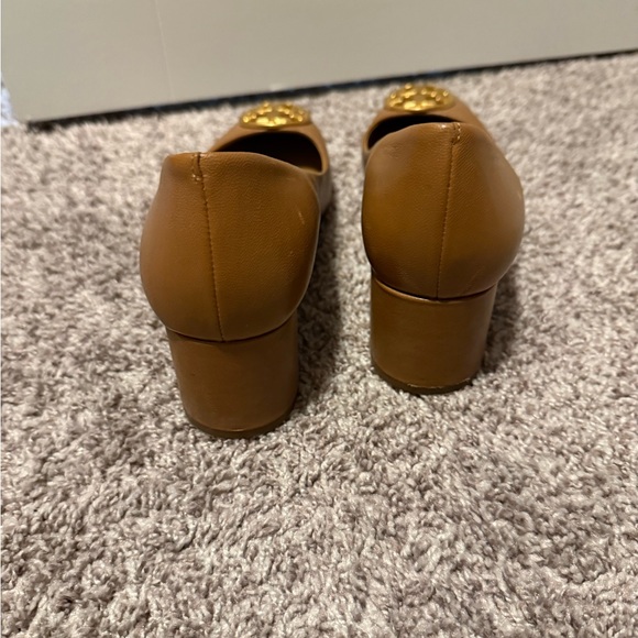 Tory Burch Neutral Block Heel with Gold Emblem - Picture 3 of 4